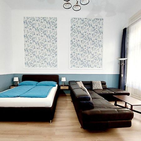 Eoetvoes Apartman Budapest Bagian luar foto