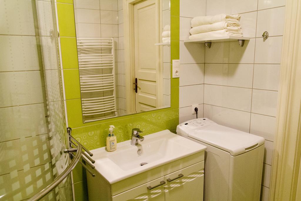 Eoetvoes Apartman Budapest Ruang foto