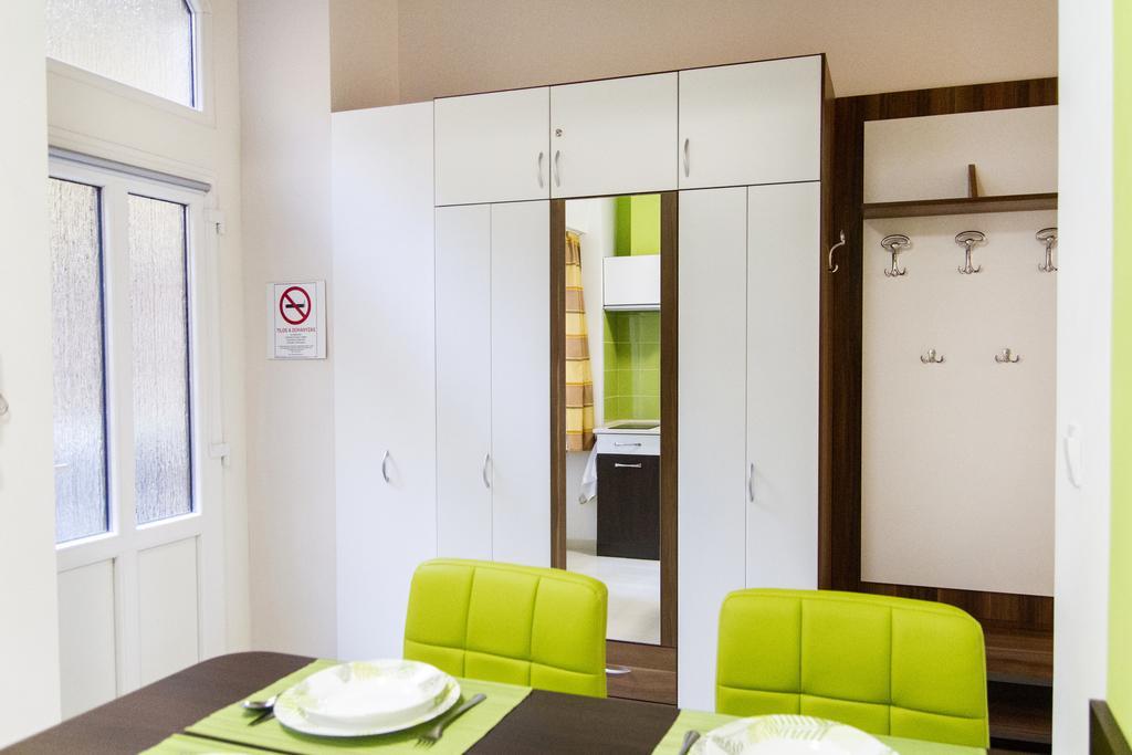 Eoetvoes Apartman Budapest Ruang foto