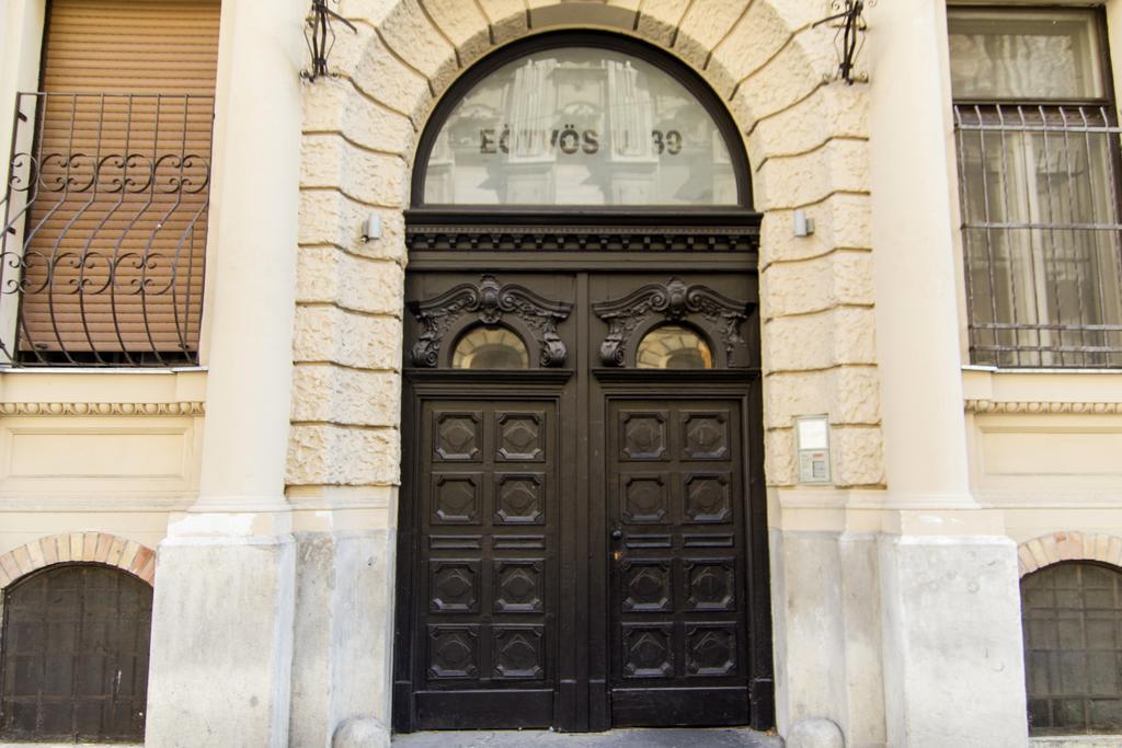 Eoetvoes Apartman Budapest Ruang foto