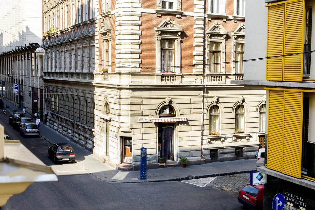 Eoetvoes Apartman Budapest Ruang foto